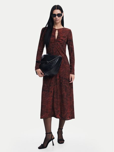 Desigual Sukienka codzienna Las Vegas 24WWVW56 Brązowy Regular Fit. Brązowe sukienki Desigual, na co dzień, m, bez wzorów, z wiskozy, bez kołnierzyka, bez ramiączek, proste. Za 359.99 zł.