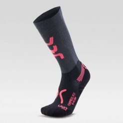 Skarpety do biegania LADY RUN COMPRESSION FLY SOCKS r.37-38. Czarne skarpety Uyn, bez wzorów. Za 99.99 zł.