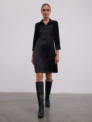 BGN Sukienka w kolorze czarnym rozmiar: 38. Czarne sukienki BGN, na co dzień, bez wzorów, z tkaniny, bez kołnierzyka, bez ramiączek, midi, proste. Za 148.26 zł.