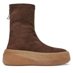 Botki Vic Matié. Brązowe botki Vic Matié, bez wzorów, bez obcasa, na koturnie, bez zapięcia. Za 1,849.00 zł.