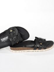 Sunbay Skórzane klapki "Lazuli" w kolorze czarnym rozmiar: 40. Czarne klapki Sunbay, bez wzorów, ze skóry, z otwartym noskiem, bez obcasa. Za 139.95 zł.