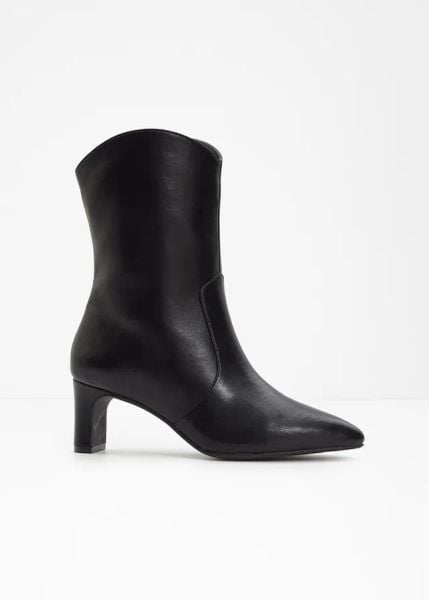 Krótkie botki. Czarne botki bonprix, bez wzorów, bez obcasa, bez zapięcia. Za 147.99 zł.