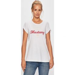 Mustang - T-shirt. Białe t-shirty Mustang, l, bez wzorów, z bawełny, bez kołnierzyka, bez ramiączek. W wyprzedaży za 49.90 zł.