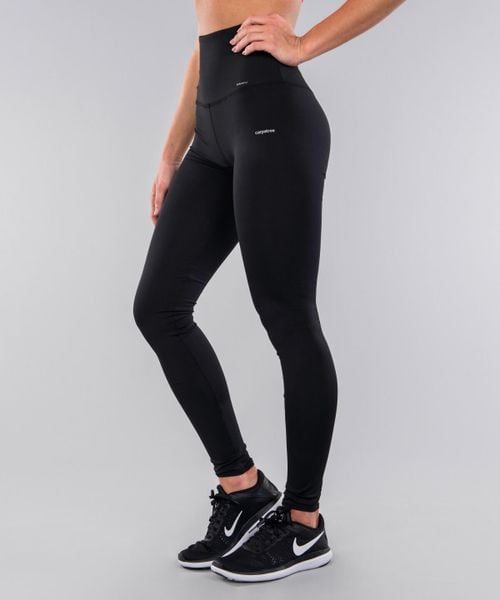 Klasyczne legginsy z wysokim stanem. Czarne legginsy Carpatree, l, bez wzorów, z elastanu, z podwyższonym stanem. Za 131.99 zł.