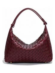 SUVRAI Torebka w kolorze bordowym - 24 x 18 x 10 cm rozmiar: onesize. Czerwone torby na ramię SUVRAI, bez wzorów, z materiału, na ramię, bez dodatków. Za 108.99 zł.