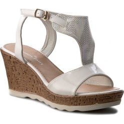 Sandały JENNY FAIRY W17SS576-2. Białe sandały Jenny Fairy, bez wzorów, z materiału, bez obcasa, bez zapięcia. W wyprzedaży za 39.99 zł.