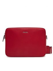Calvin Klein Torebka Ck Must Small Camera Bag K60K613145 Czerwony. Czerwone listonoszki Calvin Klein, bez wzorów, ze skóry, bez dodatków. Za 259.99 zł.
