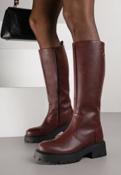 Bordowe Casualowe Kozaki VICES na Grubej Podeszwie z Tłoczoną Aplikacją Unarila. Czerwone kozaki Born2be, z jeansu, bez obcasa, na płaskiej podeszwie, bez zapięcia. Za 159.99 zł.