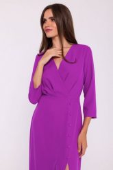 Elegancka sukienka rozkloszowana kopertowy dekolt lawenda. Sukienki Stylove, do pracy, uniwersalny, z aplikacjami, z elastanu, biznesowe, bez kołnierzyka, bez ramiączek, midi, dopasowane. Za 359.00 zł.