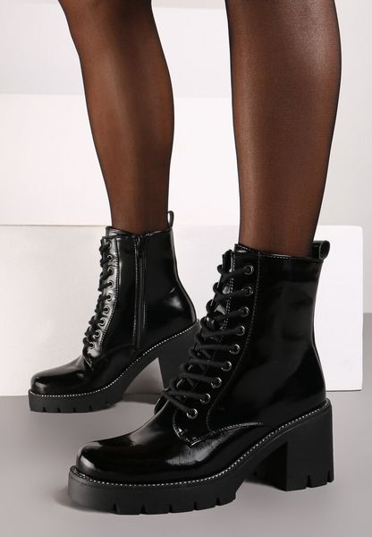 Czarne Klasyczne Botki na Słupku z Cyrkoniowym Zdobieniem Belavira. Czarne botki Born2be, z aplikacjami, z jeansu, bez obcasa, na obcasie, bez zapięcia. Za 149.99 zł.