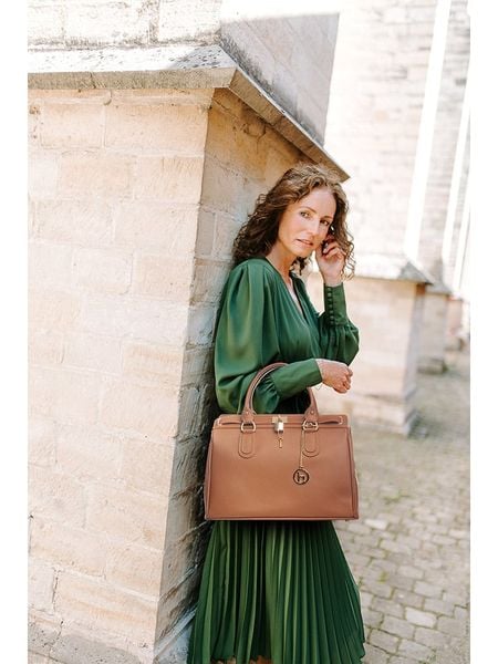 Lia Biassoni Skórzana torebka "Nure" w kolorze jasnobrązowym - 36 x 28 x 18 cm rozmiar: onesize. Brązowe torby na ramię Lia Biassoni, bez wzorów, z materiału, przez ramię, bez dodatków. Za 304.99 zł.