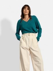 Just Cashmere Kaszmirowy sweter "Nora" w kolorze morskim rozmiar: M. Niebieskie swetry Just Cashmere, m, bez wzorów, z kaszmiru, bez ramiączek. Za 358.48 zł.