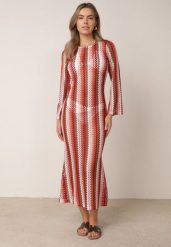 Bordowa Rustykalna Sukienka Letnia z Plecionki w Paski Ixelle. Czerwone sukienki Born2be, na co dzień, na lato, uniwersalny, bez wzorów, eleganckie, bez kołnierzyka, bez ramiączek, maxi, dopasowane. Za 149.99 zł.