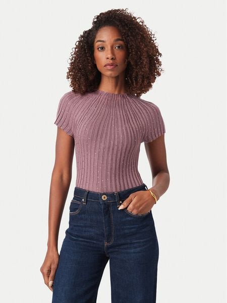 Guess Bluzka W6YR31 Z1023 Fioletowy Regular Fit. Fioletowe bluzki Guess, l, z aplikacjami, z wiskozy, bez kołnierzyka, bez ramiączek. Za 394.99 zł.
