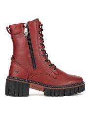 Mustang Botki 1447-504 Czerwony. Czerwone botki Mustang, bez wzorów, z materiału, bez obcasa, na słupku, bez zapięcia. Za 299.99 zł.