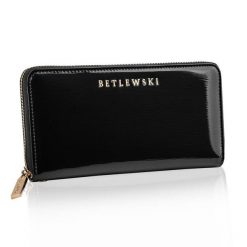 Portfel damski BETLEWSKI ZBPD-BS-5297 CZARNY. Czarne portfele Betlewski, bez wzorów, z lakierowanej skóry. Za 139.99 zł.