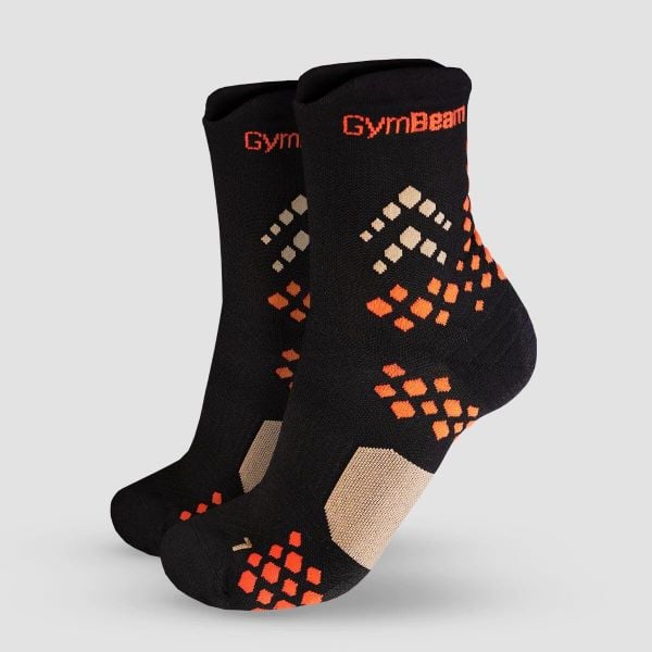 Skarpetki unisex bieganie oddychające Pulse. Czarne skarpety GYMBEAM, bez wzorów, z elastanu. Za 21.90 zł.