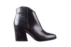 Botki Bayla-194 9621 1784 Szary 194005, Skóra naturalna lakierowana - 40. Szare botki Bayla, bez wzorów, z lakierowanej skóry, bez obcasa, bez zapięcia. W wyprzedaży za 179.10 zł.