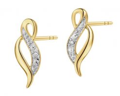 Kolczyki z żółtego złota z diamentami - 0,008 ct - próba 375. Żółte kolczyki Apart, z diamentem, złote. Za 819.00 zł.