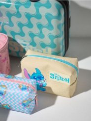 Kosmetyczka Lilo & Stitch - wielobarwny. Kufry i kosmetyczki Sinsay, bez wzorów, bez dodatków. Za 15.99 zł.