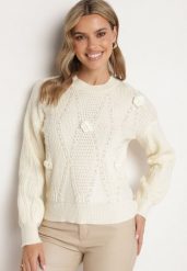 Jasnobeżowy Sweter z Bawełną Perłami i Kwiatami 3D Noraviela. Brązowe swetry Born2be, bez wzorów, z bawełny, bez ramiączek. Za 139.99 zł.
