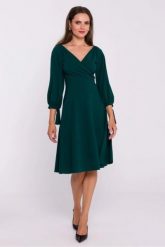 Rozkloszowana sukienka z kopertowym dekoltem zielona. Zielone sukienki Stylove, s, bez wzorów, eleganckie, bez kołnierzyka, bez ramiączek, kopertowe. Za 349.00 zł.