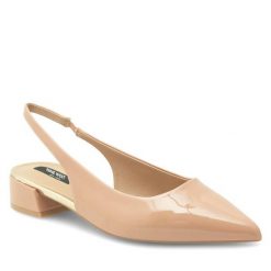 Sandały Nine West. Czerwone sandały Nine West, bez wzorów, bez obcasa, na płaskiej podeszwie, bez zapięcia. Za 199.99 zł.