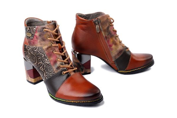 LAURA VITA 0007320 Maevao 22 camel, trzewiki damskie. Brązowe botki Laura Vita, bez wzorów, ze skóry, bez obcasa, na obcasie, bez zapięcia. Za 444.43 zł.