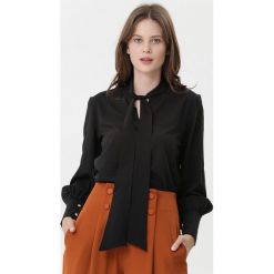 Czarna Koszula Lavonne. Czarne koszule Born2be, m, bez wzorów, biznesowe, bez kołnierzyka, bez ramiączek. Za 69.99 zł.