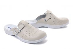 INBLU AE-01 002 beżowy, klapki damskie. Brązowe klapki Inblu, w ażurowe wzory, bez obcasa. Za 77.99 zł.