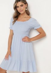 Jasnoniebieska Sukienka z Bawełny z Elastycznym Dekoltem i Falbanką Loridia. Niebieskie sukienki Born2be, na co dzień, m, bez wzorów, z bawełny, eleganckie, bez kołnierzyka, bez ramiączek, mini. Za 39.99 zł.