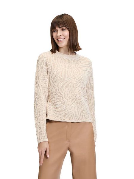 BETTY & CO Sweter w kolorze kremowym rozmiar: 38. Brązowe swetry Betty & Co, bez wzorów, bez ramiączek. Za 82.44 zł.