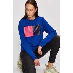 Calvin Klein - Bluza K20K200572. Niebieskie bluzy Calvin Klein, l, bez wzorów, z bawełny, bez kaptura. W wyprzedaży za 299.90 zł.