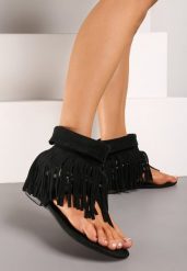 Czarne Sandały Typu Japonki Boho z Wysoką Cholewką z Frędzlami Effimay. Czarne klapki Renee, bez wzorów, z jeansu, bez obcasa, na płaskiej podeszwie. Za 164.99 zł.