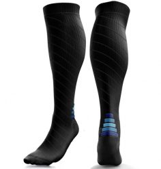 Skarpety kompresyjne uciskowe – bieganie, podróże, sport, regeneracja. Czarne skarpety AZENGEAR, bez wzorów, z elastanu. Za 110.95 zł.
