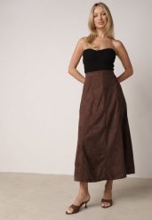 Brązowa Rozkloszowana Spódnica z Imitacji Zamszu Basara. Brązowe spódnice Born2be, do pracy, l, bez wzorów, z materiału, biznesowe, midi, koszulowe. Za 179.99 zł.