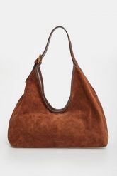 Torebka damska zamszowa CHRISTIAN VILLA. Torebki klasyczne Christian Villa, bez wzorów, z zamszu, zamszowe, bez dodatków. Za 1,089.00 zł.