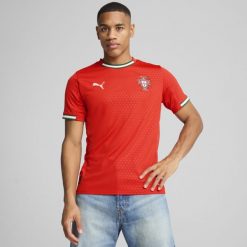 Koszulka piłkarska Puma Portugalia 2025. Bluzki Puma, m, bez wzorów, z materiału, sportowe, bez kołnierzyka, bez ramiączek. Za 349.99 zł.