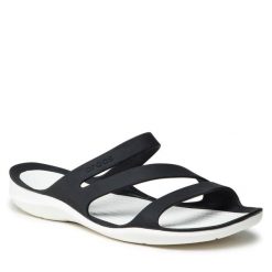 Klapki Crocs. Czarne klapki Crocs, bez wzorów, bez obcasa. Za 109.99 zł.