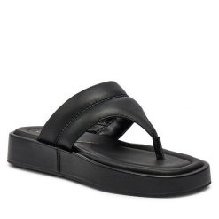 Japonki Clarks. Czarne klapki Clarks, bez wzorów, bez obcasa. Za 269.99 zł.
