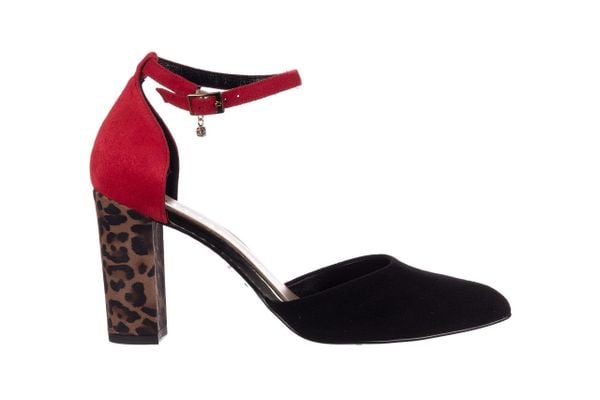 Sandały Bayla-056 9196-21-28 Czarny Czerwony, Skóra naturalna - 37. Czarne sandały Bayla, bez wzorów, ze skóry, biznesowe, bez obcasa, bez zapięcia. W wyprzedaży za 99.00 zł.