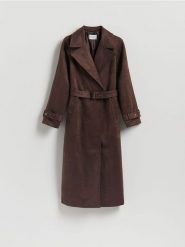Trencz z imitacji zamszu - ciemnobrązowy. Brązowe płaszcze Reserved, l, bez wzorów, ze skóry, bez kaptura. Za 359.99 zł.