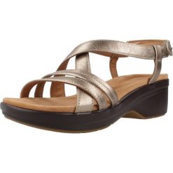 Sandały CLARKS TULEAH MAY Złoty. Żółte sandały Clarks, bez wzorów, ze skóry, bez obcasa, bez zapięcia. Za 304.99 zł.