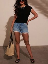 Milan Kiss Koszulka w kolorze czarnym rozmiar: L. Czarne bluzki Milan Kiss, l, bez wzorów, bez kołnierzyka, bez ramiączek. Za 114.44 zł.