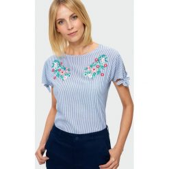 Wiskozowa bluzka z haftem. Bluzki Greenpoint, bez wzorów, z wiskozy, bez kołnierzyka, bez ramiączek. Za 39.99 zł.