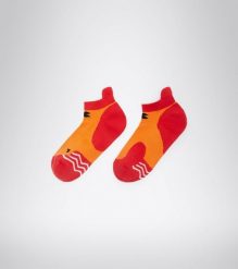 Skarpety tenisowe damskie Diadora SHORT L.SOCKS COURT red - 35-38. Czerwone skarpety Diadora, bez wzorów, z elastanu. Za 49.00 zł.