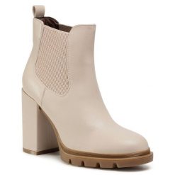 Botki Jenny Fairy. Brązowe botki Jenny Fairy, bez wzorów, bez obcasa, na słupku, bez zapięcia. Za 75.99 zł.