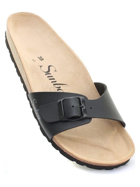 Sunbay Klapki "Jasmin" w kolorze czarnym rozmiar: 39. Czarne klapki Sunbay, bez wzorów, z otwartym noskiem, bez obcasa. Za 109.95 zł.