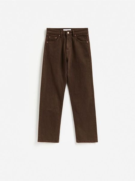 Jeansy straight z krótszą nogawką - brązowy. Brązowe jeansy Reserved, bez wzorów. Za 129.99 zł.