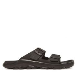 Klapki Birkenstock. Czarne klapki Birkenstock, bez wzorów, bez obcasa. Za 349.99 zł.